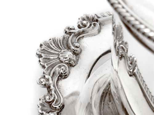 GEORGIAN STYLE MAPPIN WEBB SILVER PLATED OVAL BOX WITH A HINGED DOMED LID - ADDITIONAL PHOTO 2