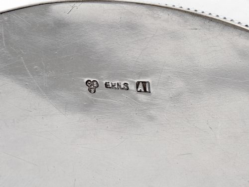 COOPER BROTHERS OVAL SILVER PLATED BISCUIT OR TRINKET BOX WITH LION AND LOOP HANDLES - ADDITIONAL PHOTO 3