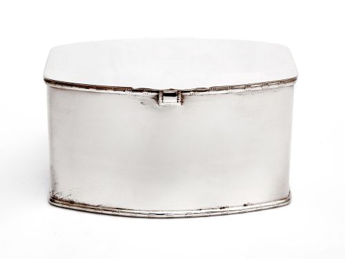 ART DECO SILVER PLATED BISCUIT OR TRINKET BOX WITH A PLAIN BODY AND HINGED LID - ADDITIONAL PHOTO 1