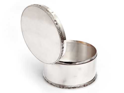 ATKIN BROTHERS CIRCULAR SILVER PLATED BISCUIT OR TRINKET BOX - ADDITIONAL PHOTO 1