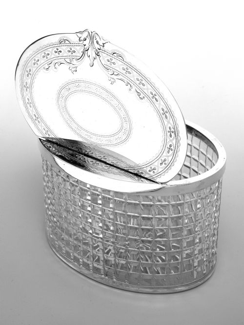 OVAL SILVER PLATE AND CUT GLASS BOX WITH A FLUSH HINGED LID - ADDITIONAL PHOTO 2