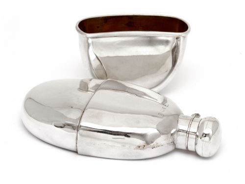 OVAL PLAIN SILVER FLASK WITH A DETACHABLE CUP - ADDITIONAL PHOTO 1