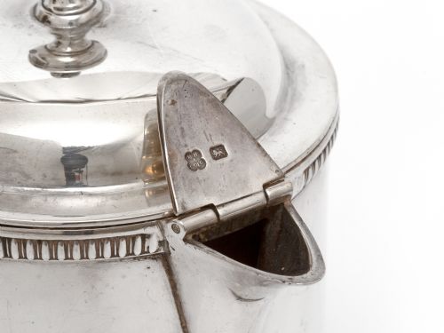ANTIQUE MARTIN HALL CO SILVER ARGYLE IN A GEORGE III STYLE - ADDITIONAL PHOTO 5