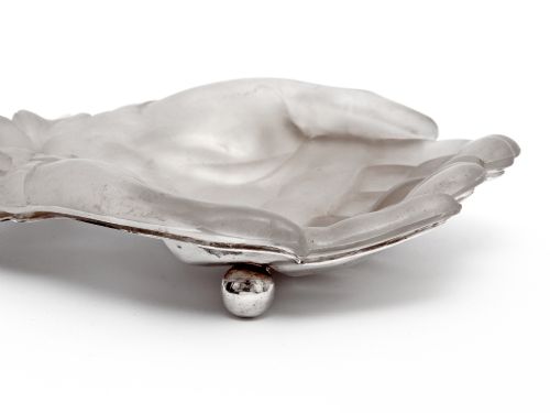 VICTORIAN SILVER PLATED CUPPED HANDS DISH WITH REMOVABLE FROSTED GLASS LINER - ADDITIONAL PHOTO 4