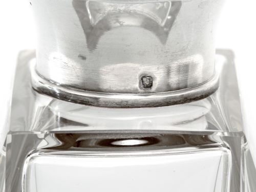 VINTAGE PLAIN ART DECO DECANTER WITH A CONTINENTAL SILVER COLLAR - ADDITIONAL PHOTO 3