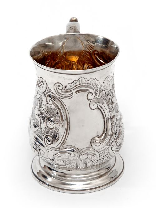 GEORGE III SILVER BALUSTER SHAPE CHRISTENING MUG WITH A CAST SCROLL HANDLE - ADDITIONAL PHOTO 1