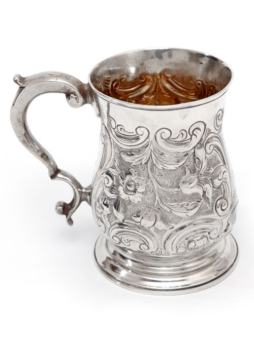 GEORGE III SILVER BALUSTER SHAPE CHRISTENING MUG WITH A CAST SCROLL HANDLE - ADDITIONAL PHOTO 2