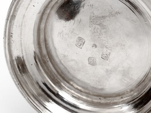 GEORGE III SILVER BALUSTER SHAPE CHRISTENING MUG WITH A CAST SCROLL HANDLE - ADDITIONAL PHOTO 3