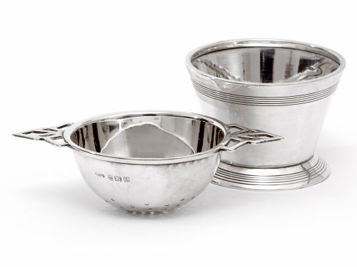ART DECO STYLE SILVER TEA STRAINER AND STAND - ADDITIONAL PHOTO 1