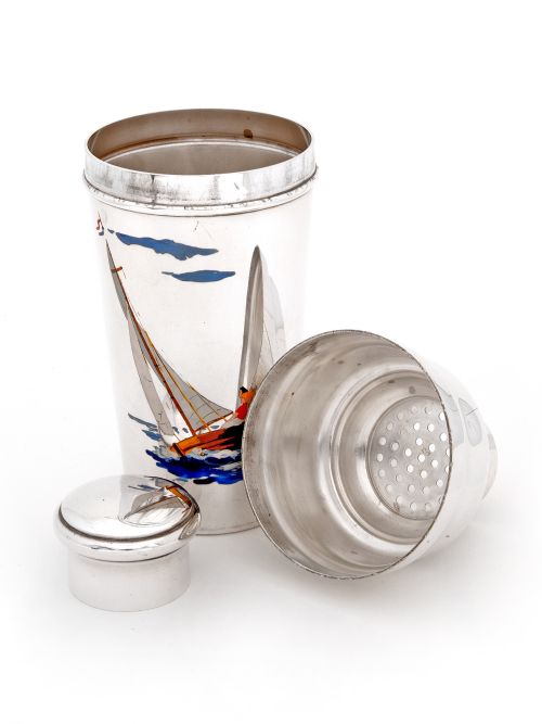 VINTAGE SILVER PLATED COCKTAIL SHAKER AND EIGHT TUMBLERS WITH ENAMEL PAINTED SAILING BOATS - ADDITIONAL PHOTO 1