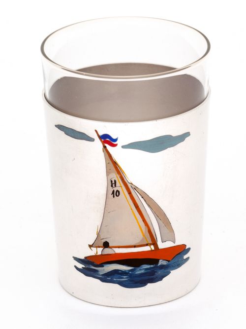 VINTAGE SILVER PLATED COCKTAIL SHAKER AND EIGHT TUMBLERS WITH ENAMEL PAINTED SAILING BOATS - ADDITIONAL PHOTO 3
