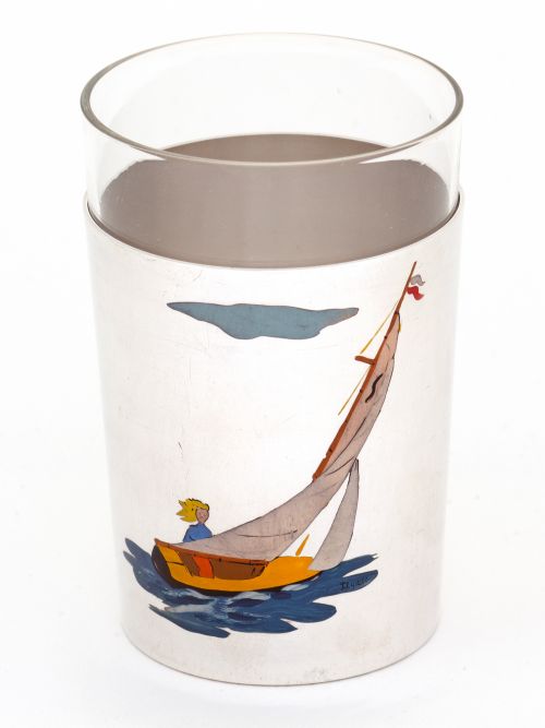 VINTAGE SILVER PLATED COCKTAIL SHAKER AND EIGHT TUMBLERS WITH ENAMEL PAINTED SAILING BOATS - ADDITIONAL PHOTO 4