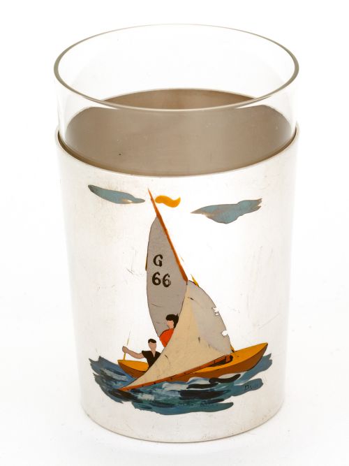 VINTAGE SILVER PLATED COCKTAIL SHAKER AND EIGHT TUMBLERS WITH ENAMEL PAINTED SAILING BOATS - ADDITIONAL PHOTO 8