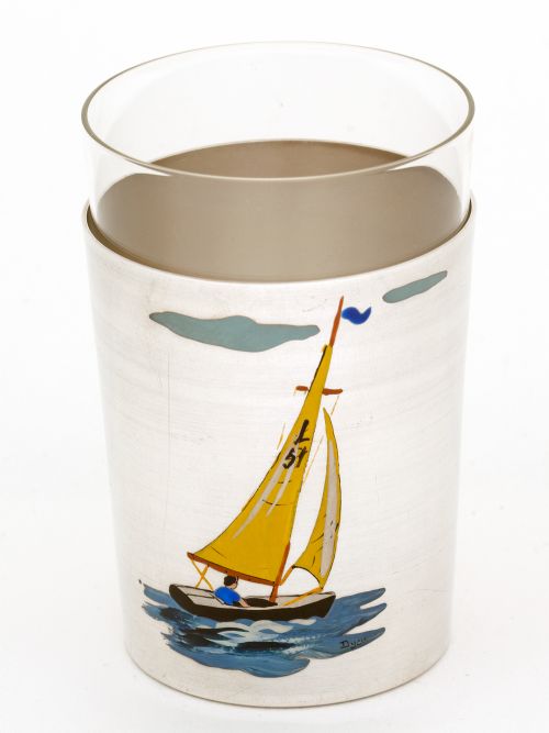 VINTAGE SILVER PLATED COCKTAIL SHAKER AND EIGHT TUMBLERS WITH ENAMEL PAINTED SAILING BOATS - ADDITIONAL PHOTO 9