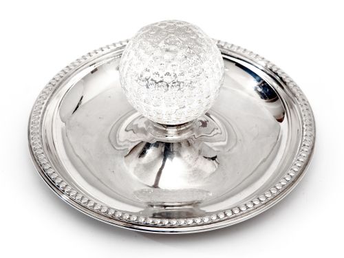 VINTAGE GOLF ASH TRAY IN SILVER PLATE WITH A CENTRAL GLASS GOLF BALL - ADDITIONAL PHOTO 1