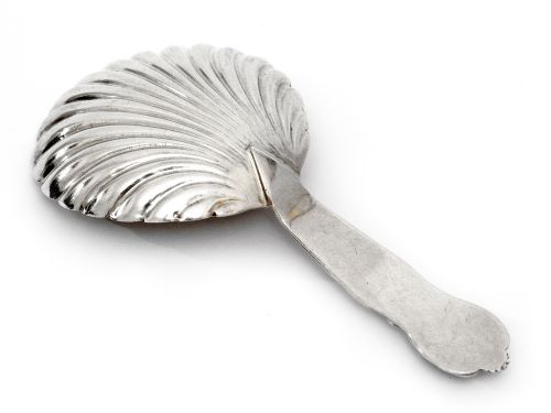 VICTORIAN SILVER TEA CADDY SPOON WITH A CIRCULAR SCALLOPED FLUTED BOWL - ADDITIONAL PHOTO 1
