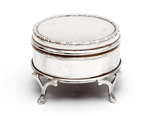 small circular silver jewellery box with a plain body and mauve velvet lining - CATEGORY: ANTIQUE SILVER - DATED 1910