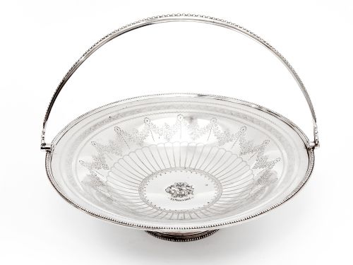 ANTIQUE SILVER PLATED CIRCULAR BASKET WITH A BEADED BORDER AND SWING HANDLE - ADDITIONAL PHOTO 1