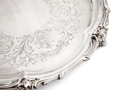 ELKINGTON 105 SILVER PLATED SALVER WITH A SCROLL AND FLORAL SHAPED MOUNT - ADDITIONAL PHOTO 3