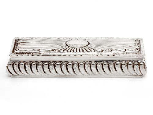 VICTORIAN SILVER TRINKET BOX WITH GADROON STYLE CHASED BODY AND INTERNAL GILDING - ADDITIONAL PHOTO 1