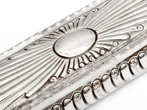 VICTORIAN SILVER TRINKET BOX WITH GADROON STYLE CHASED BODY AND INTERNAL GILDING - ADDITIONAL PHOTO 4
