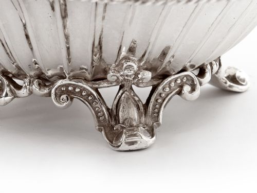 VICTORIAN OVAL SILVER PLATED SWING HANDLE BASKET WITH WHEAT AND ROPE BORDER ON FOUR CAST SCROLL FEET - ADDITIONAL PHOTO 3