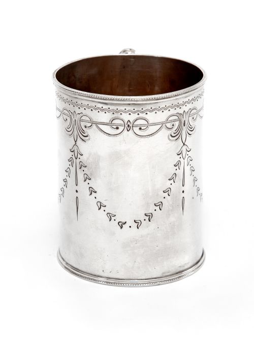 VICTORIAN SILVER CHRISTENING MUG IN A STRAIGHT BODY FORM AND GARLAND AND SCROLL ENGRAVING - ADDITIONAL PHOTO 1