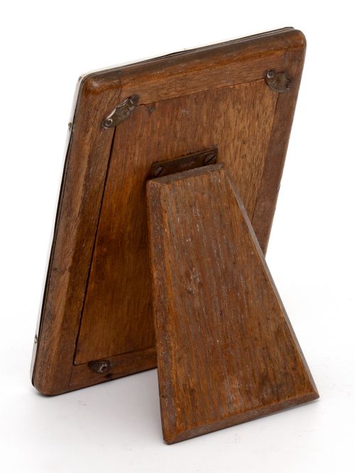 ANTIQUE SMALL SILVER FRAME WITH PLAIN BORDERS AND A SHAPED REED AND BEADED STYLE WINDOW - ADDITIONAL PHOTO 2