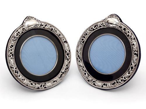 pair of victorian decorative circular chester silver photo or picture frames - CATEGORY: ANTIQUE SILVER - DATED 1900