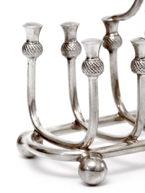 LATE VICTORIAN NOVELTY SILVER PLATED TOAST RACK WITH THISTLE DECORATION - ADDITIONAL PHOTO 3