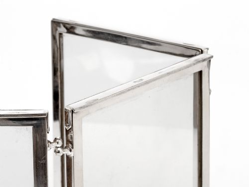 SIMPLE SIMON PATENT SILVER PLATED FOLDING PHOTO OR PICTURE FRAME - ADDITIONAL PHOTO 3