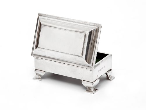 EDWARDIAN PLAIN BODY JEWELLERY BOX WITH HINGED STEPPED LID GILT INTERIOR AND GREEN VELVET LINED - ADDITIONAL PHOTO 2