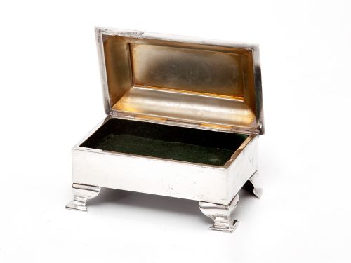 EDWARDIAN PLAIN BODY JEWELLERY BOX WITH HINGED STEPPED LID GILT INTERIOR AND GREEN VELVET LINED - ADDITIONAL PHOTO 3