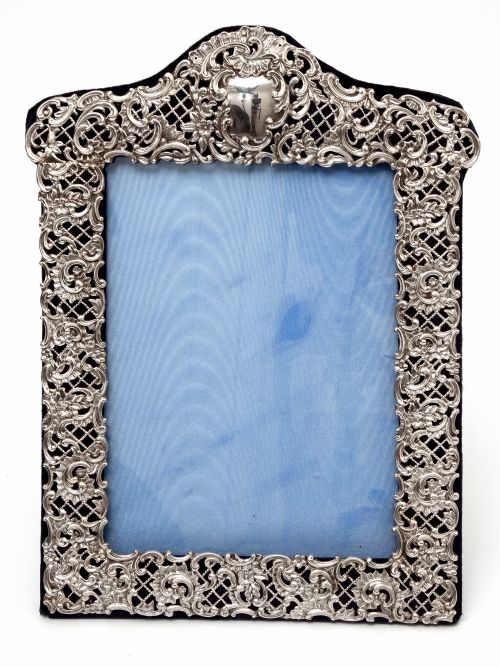 EDWARDIAN SILVER PHOTO PICTURE FRAME WITH A PIERCED AND EMBOSSED FLOWER SCROLLS BORDER - ADDITIONAL PHOTO 1