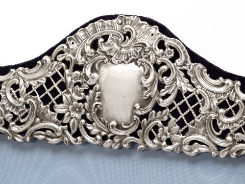 EDWARDIAN SILVER PHOTO PICTURE FRAME WITH A PIERCED AND EMBOSSED FLOWER SCROLLS BORDER - ADDITIONAL PHOTO 2