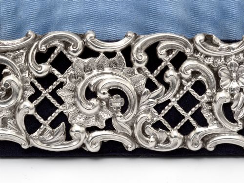 EDWARDIAN SILVER PHOTO PICTURE FRAME WITH A PIERCED AND EMBOSSED FLOWER SCROLLS BORDER - ADDITIONAL PHOTO 5