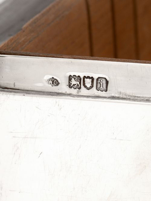 COMPLETELY PLAIN EDWARDIAN WILLIAM COMYNS CEDAR LINED SILVER CIGAR BOX - ADDITIONAL PHOTO 4