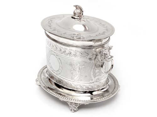 VICTORIAN SILVER PLATED BISCUIT BOX WITH A ROMAN HELMET FINIAL AND ROMAN WARRIOR FRIEZE - ADDITIONAL PHOTO 1