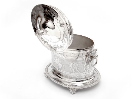 VICTORIAN SILVER PLATED BISCUIT BOX WITH A ROMAN HELMET FINIAL AND ROMAN WARRIOR FRIEZE - ADDITIONAL PHOTO 3