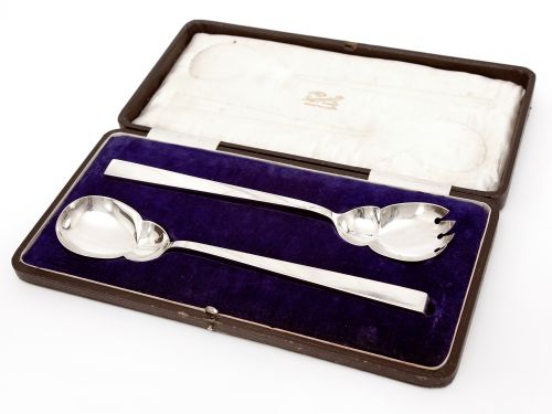 pair of antique boxed john grinsell son silver servers - CATEGORY: ANTIQUE SILVER - DATED 1910