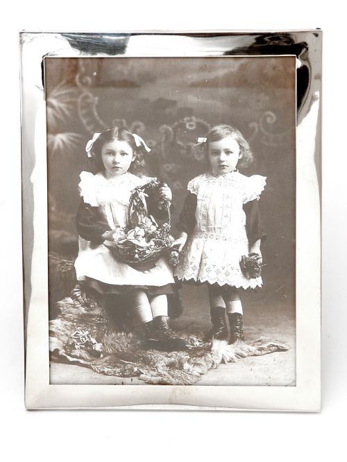 SILVER PHOTO PICTURE FRAME WITH A GOOD GAUGE COMPLETELY PLAIN SILVER BORDER - ADDITIONAL PHOTO 1