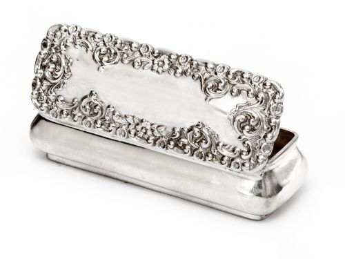 SMALL VICTORIAN SILVER JEWELLERY BOX WITH REPOUSSE SCROLL AND FLOWER DECORATION - ADDITIONAL PHOTO 3