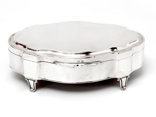 ANTIQUE SILVER TRINKET BOX IN AN OVAL SHAPED FORM WITH A PLAIN HINGED LID - ADDITIONAL PHOTO 1