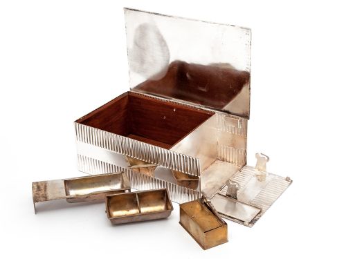 CEDAR LINED SILVER PLATED CIGAR BOX WITH REMOVABLE MATCH HOLDER ASH TRAY AND CIGAR CUTTER - ADDITIONAL PHOTO 3