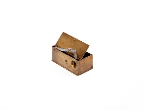CEDAR LINED SILVER PLATED CIGAR BOX WITH REMOVABLE MATCH HOLDER ASH TRAY AND CIGAR CUTTER - ADDITIONAL PHOTO 5
