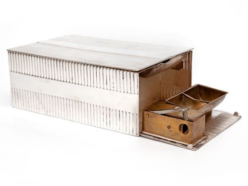 CEDAR LINED SILVER PLATED CIGAR BOX WITH REMOVABLE MATCH HOLDER ASH TRAY AND CIGAR CUTTER - ADDITIONAL PHOTO 8
