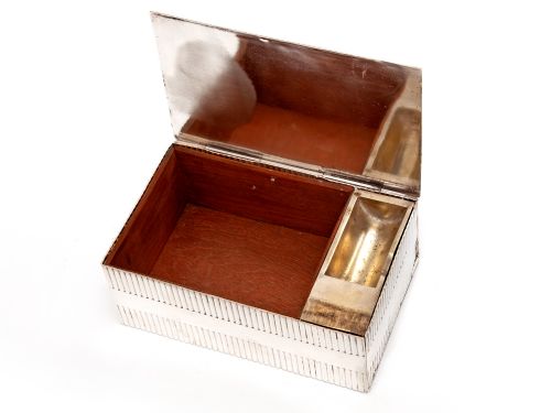 CEDAR LINED SILVER PLATED CIGAR BOX WITH REMOVABLE MATCH HOLDER ASH TRAY AND CIGAR CUTTER - ADDITIONAL PHOTO 10