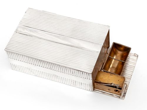 CEDAR LINED SILVER PLATED CIGAR BOX WITH REMOVABLE MATCH HOLDER ASH TRAY AND CIGAR CUTTER - ADDITIONAL PHOTO 11