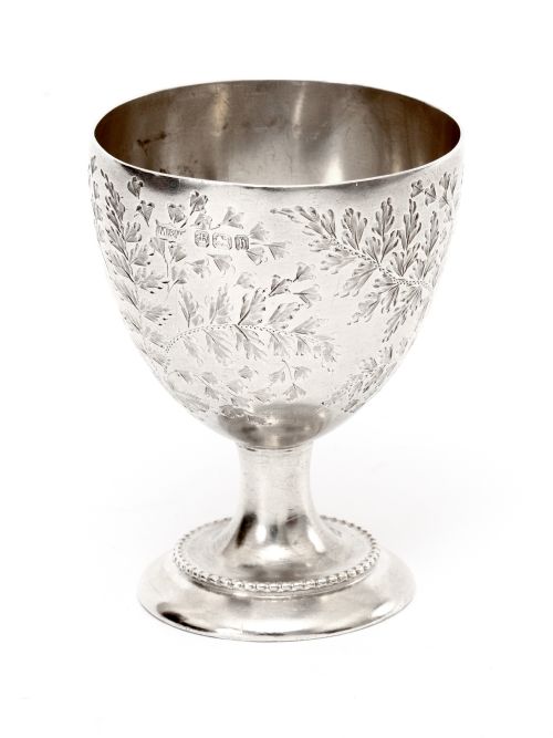 GOOD QUALITY ANTIQUE MAPPIN WEBB SILVER EGG CUP ENGRAVED WITH FERNS - ADDITIONAL PHOTO 1