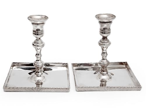 PAIR OF THOMAS BRADBURY SILVER PLATED CANDLE STICKS WITH SQUARE DISH SHAPED BASES - ADDITIONAL PHOTO 1